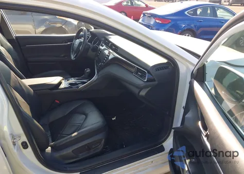 2019 Toyota Camry Hybrid Xle из США, поврежденный, VIN 4T1B21HK6KU520595